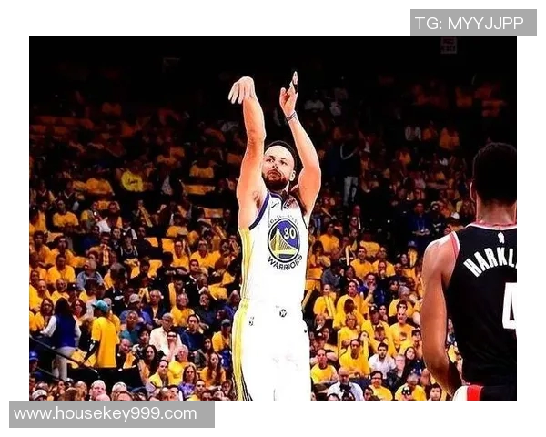 库里又创新纪录!比詹姆斯快1500场,三分球为何如此精准?