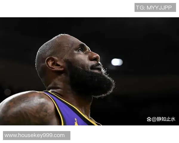 詹姆斯受伤湖人队战绩下滑，球队未来何去何从？